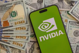nvidia-supera-i-5mila-miliardi-grazie-alla-corsa-dell’ia