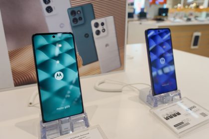 motorola-presenta-il-pieghevole-razr-fold